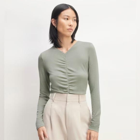 Everlane Tops - EVERLANE The Merino TENCEL™ Relaxed V-Neck - Size S - NEW WITH TAGS!